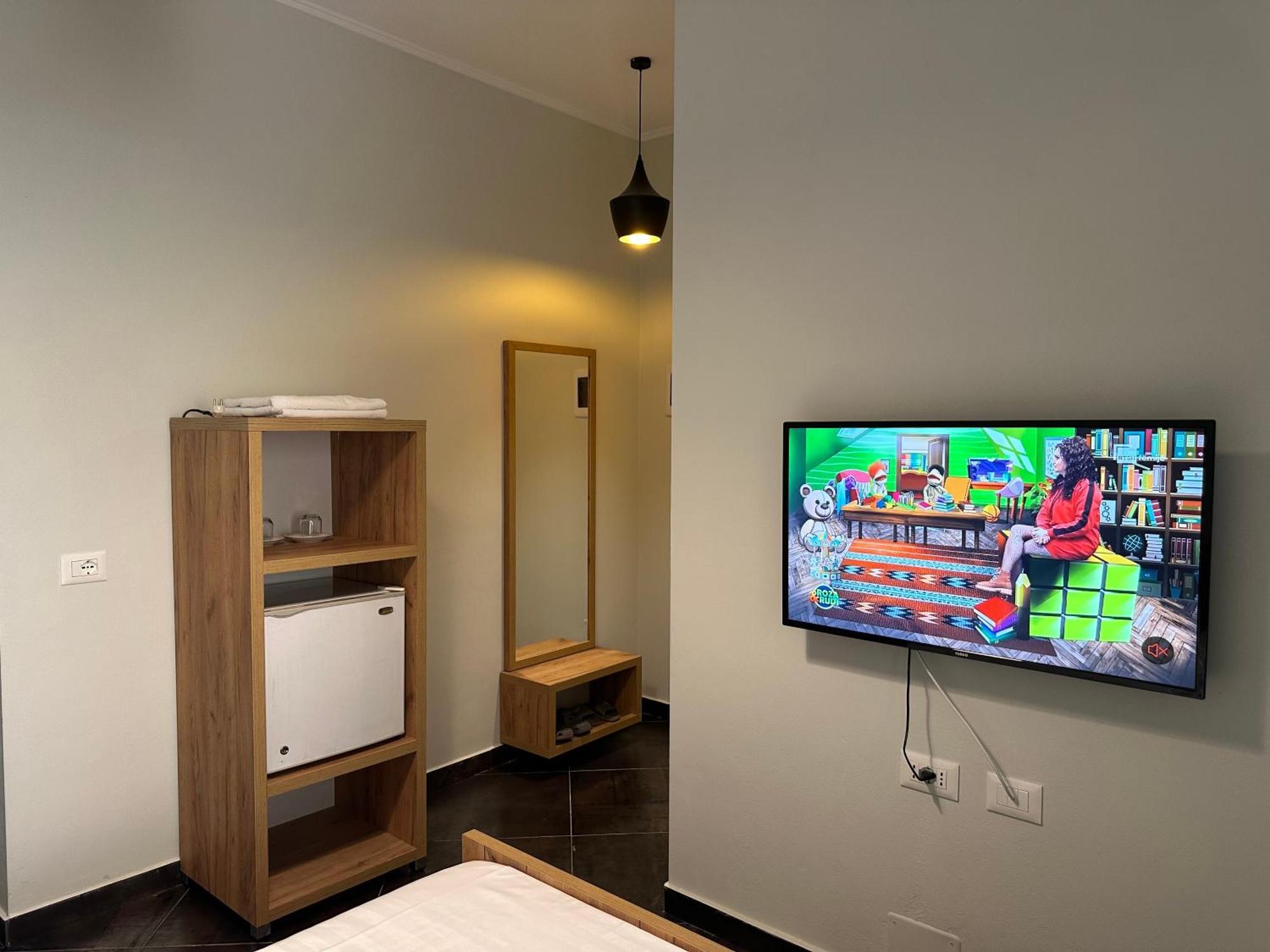 Central Comfort Suites Tirana Eksteriør billede