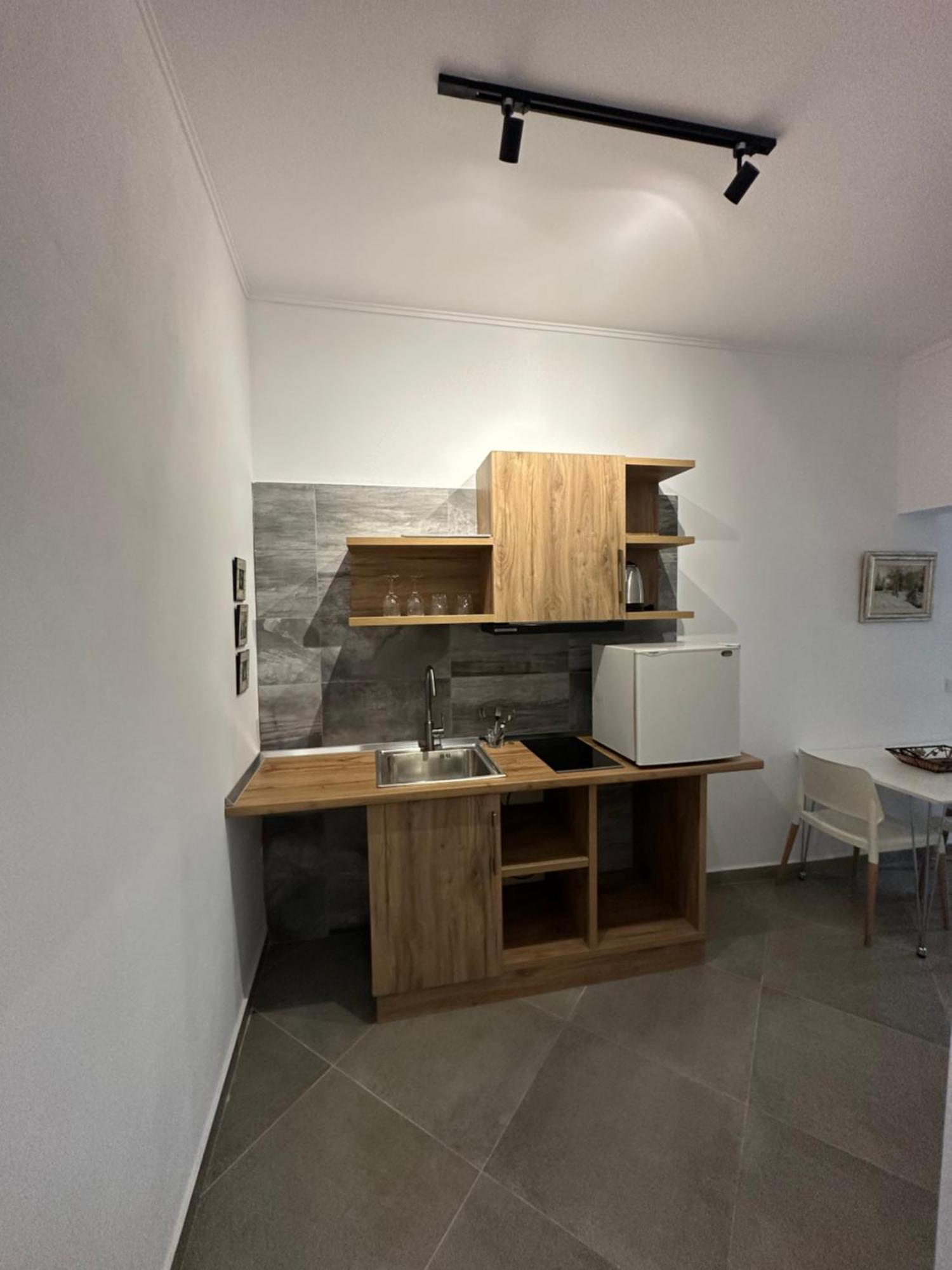 Central Comfort Suites Tirana Eksteriør billede