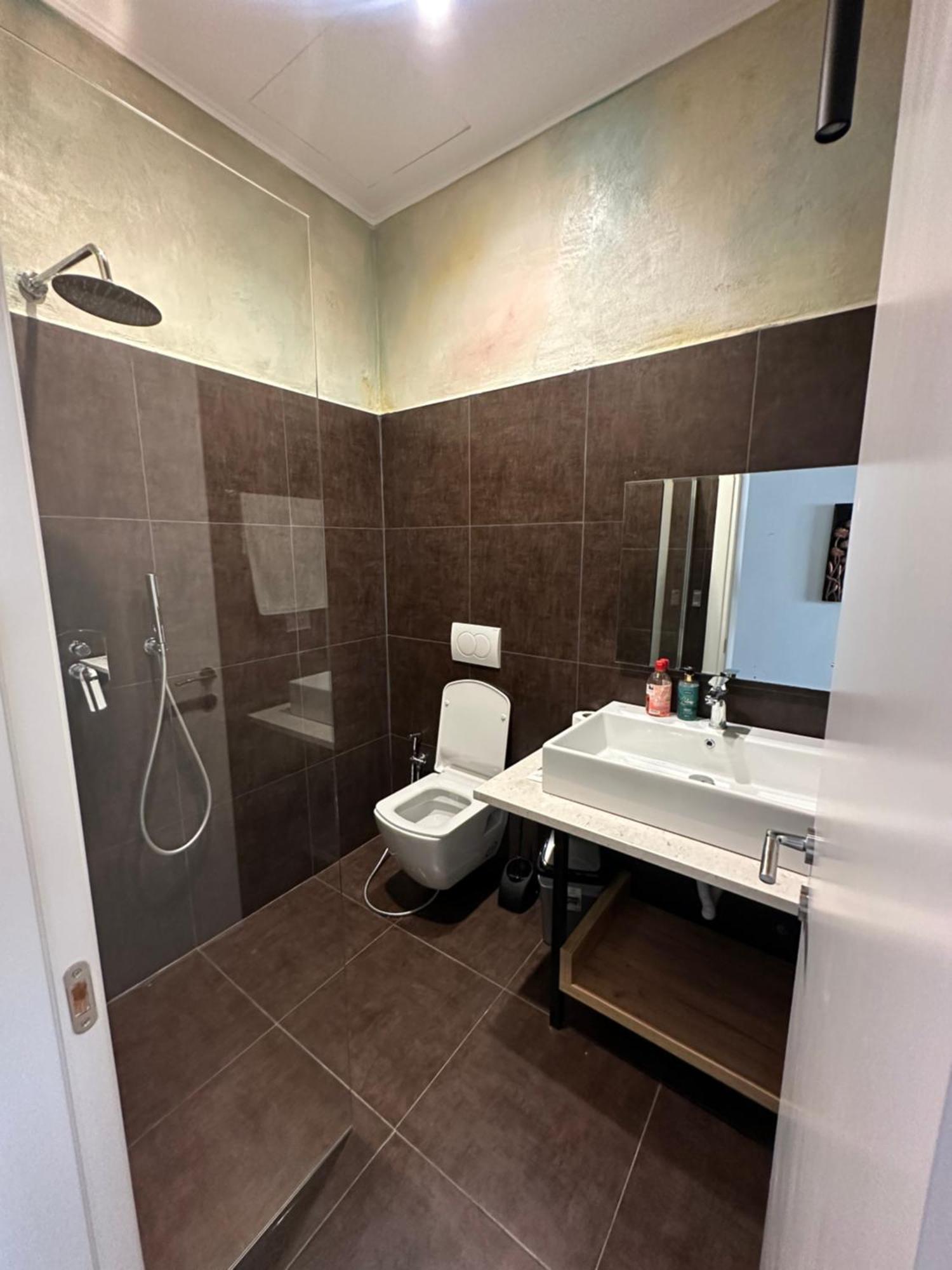 Central Comfort Suites Tirana Eksteriør billede