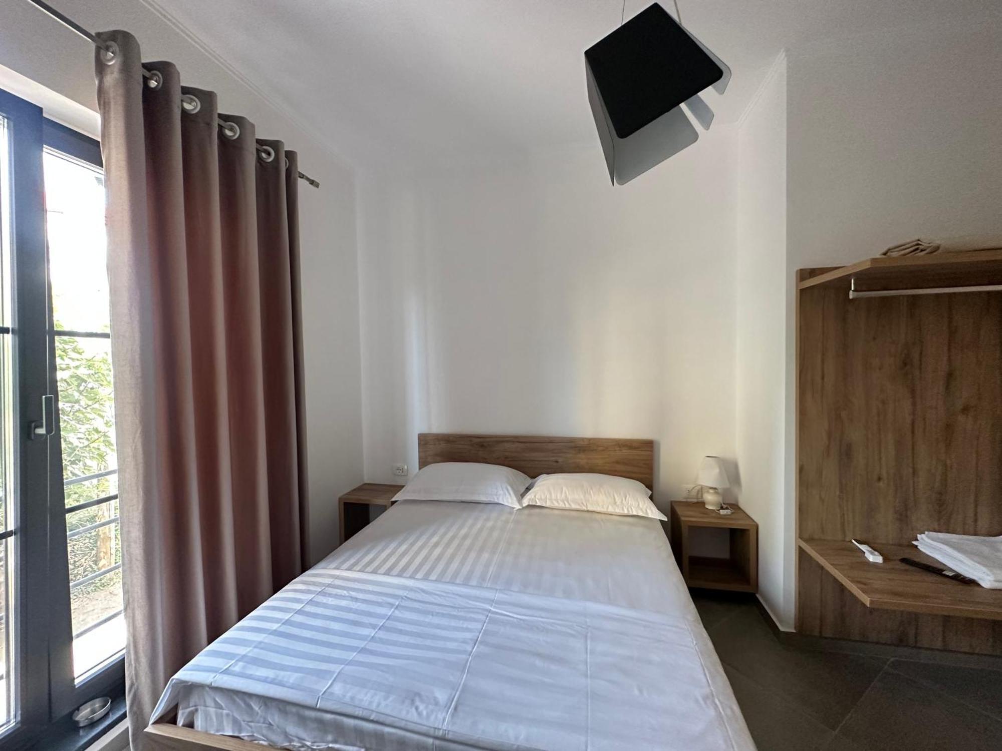 Central Comfort Suites Tirana Eksteriør billede