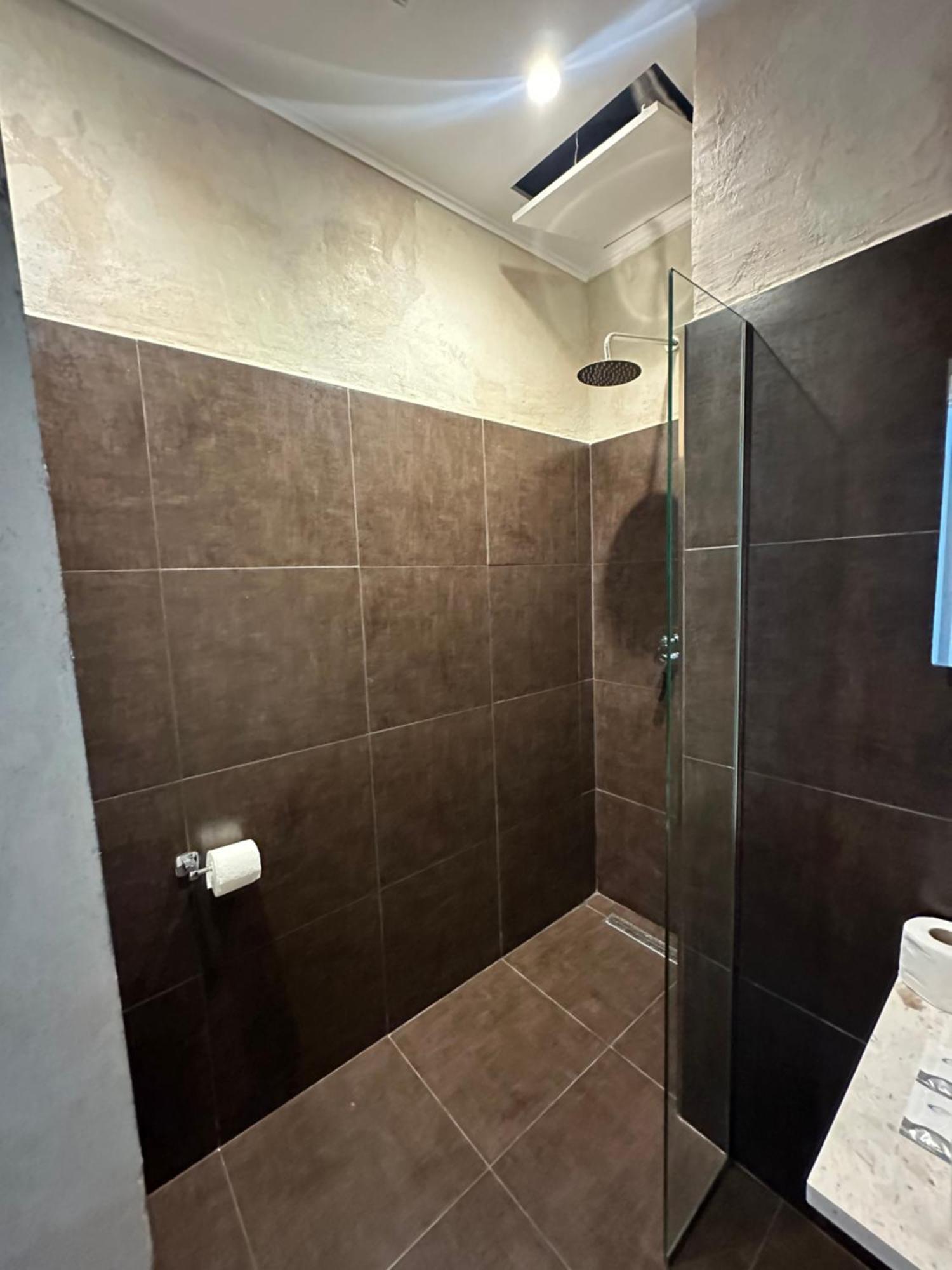 Central Comfort Suites Tirana Eksteriør billede