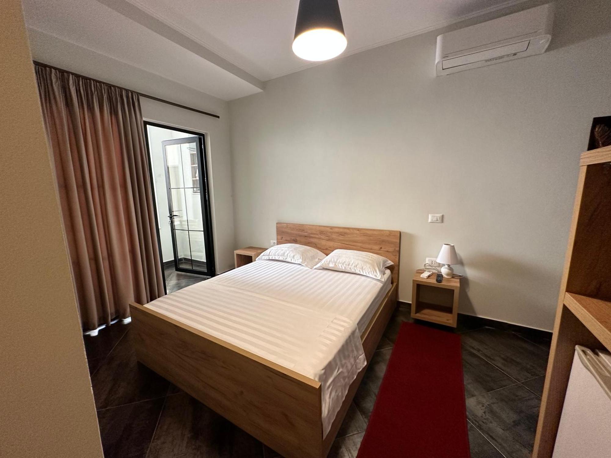 Central Comfort Suites Tirana Eksteriør billede