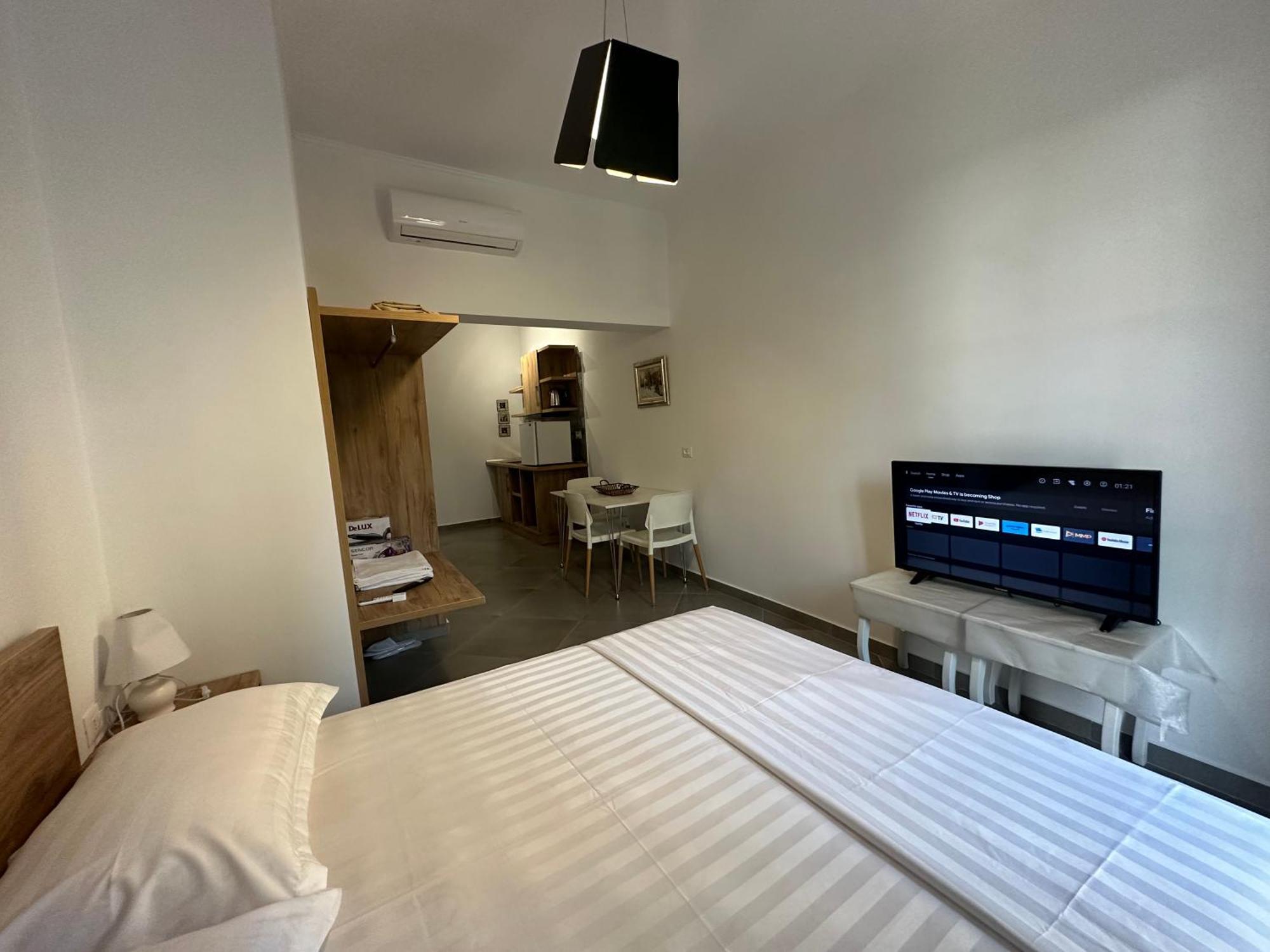 Central Comfort Suites Tirana Eksteriør billede