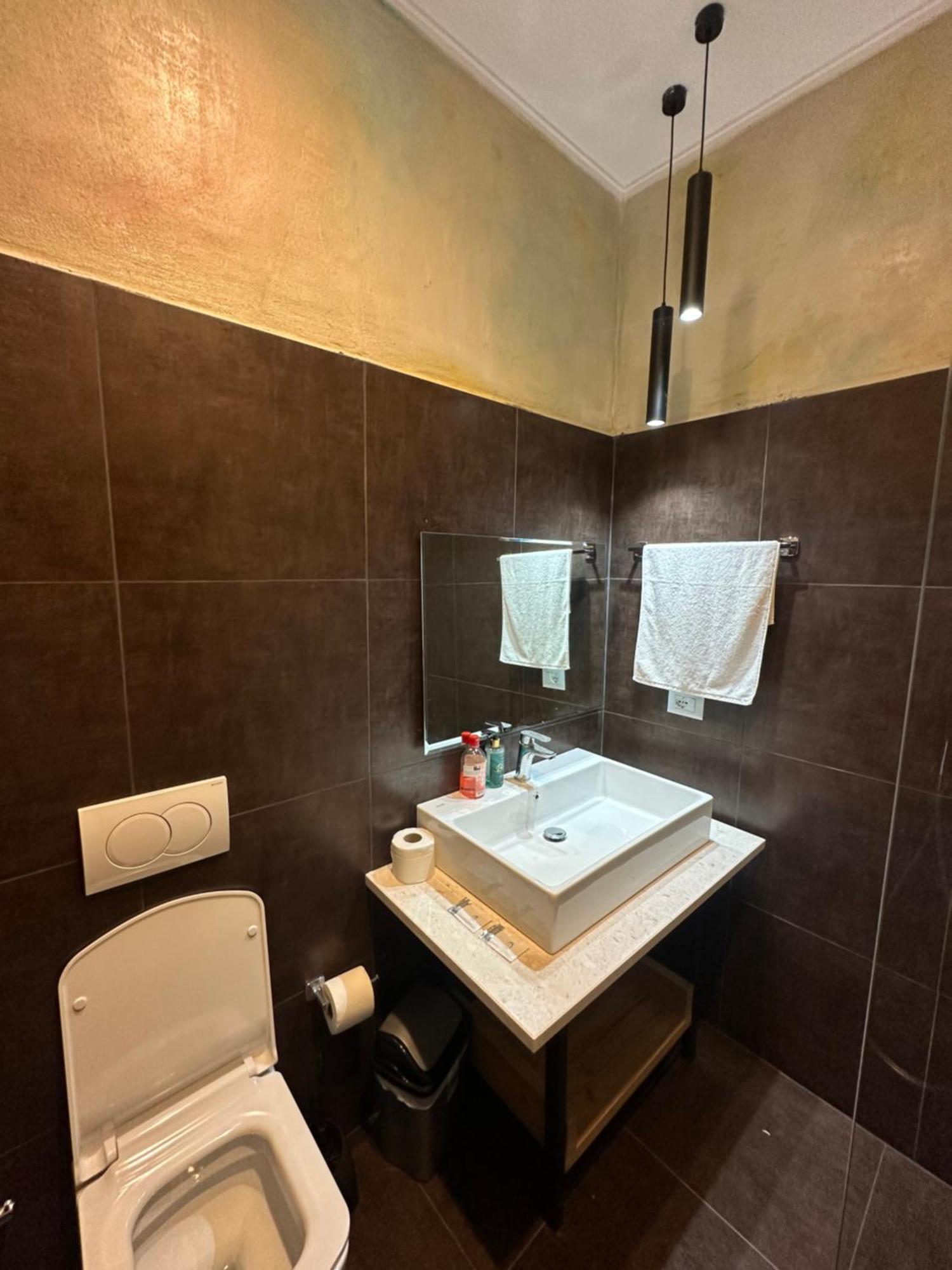 Central Comfort Suites Tirana Eksteriør billede