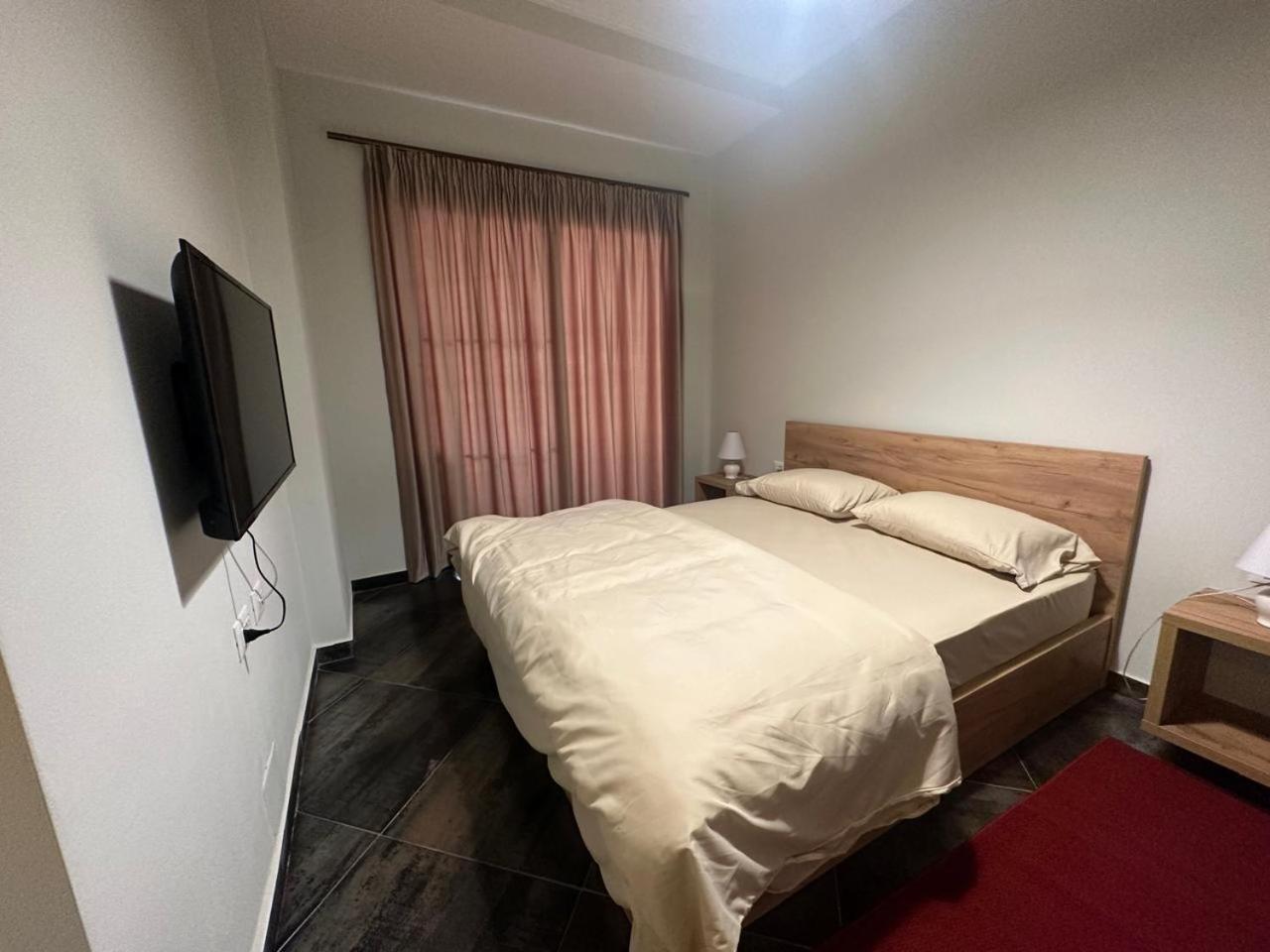 Central Comfort Suites Tirana Eksteriør billede