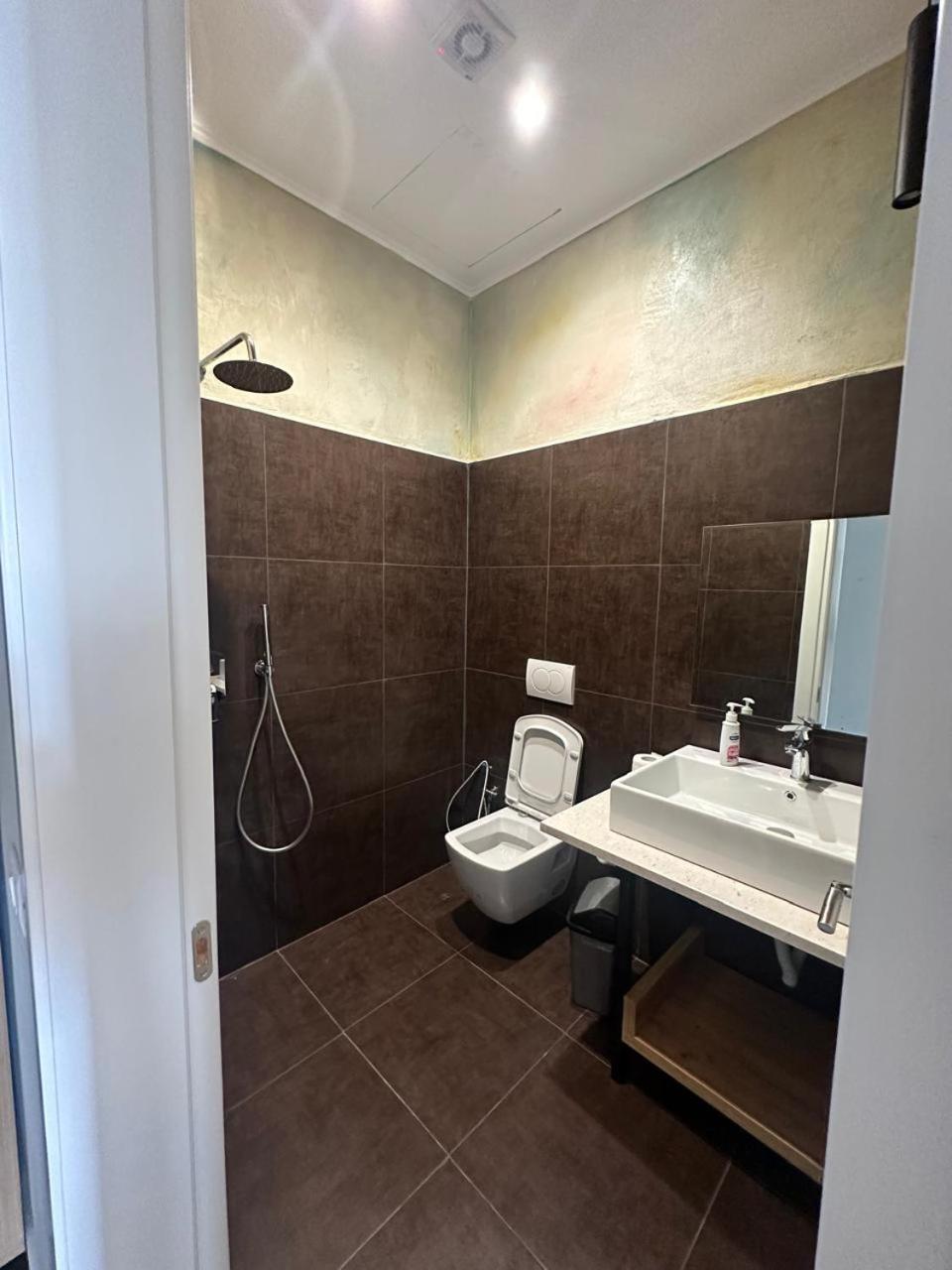 Central Comfort Suites Tirana Eksteriør billede