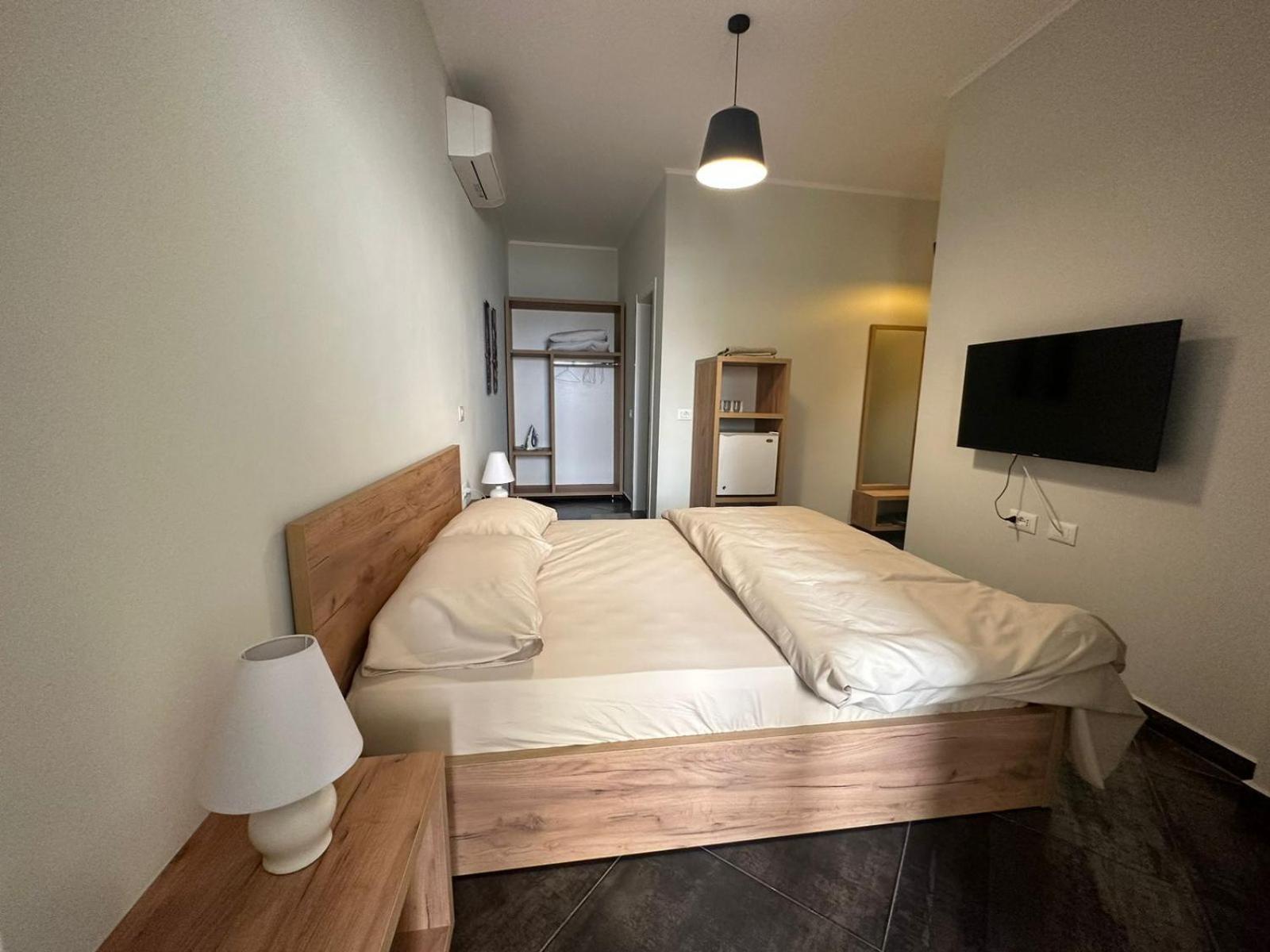 Central Comfort Suites Tirana Eksteriør billede